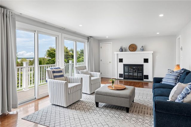 116 Gideon Lawton Lane, Portsmouth, RI 02871