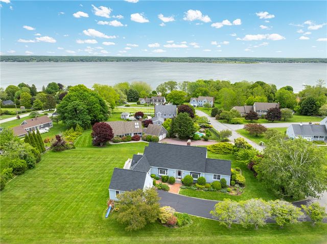 116 Gideon Lawton Lane, Portsmouth, RI 02871