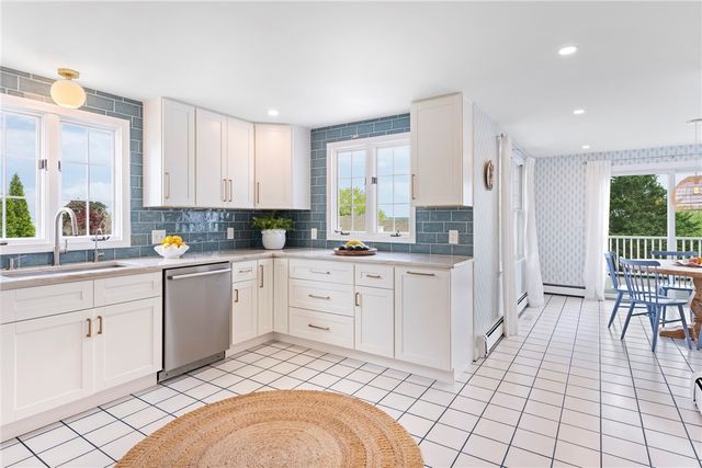 116 Gideon Lawton Lane, Portsmouth, RI 02871
