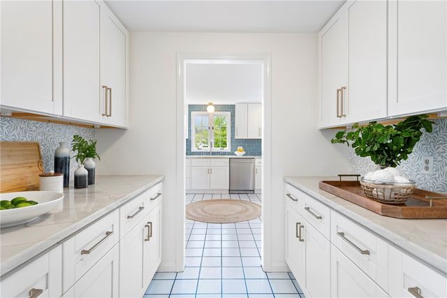 116 Gideon Lawton Lane, Portsmouth, RI 02871