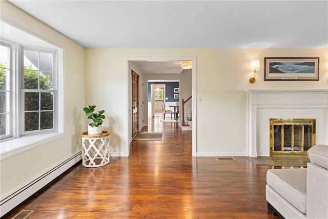 116 Gideon Lawton Lane, Portsmouth, RI 02871