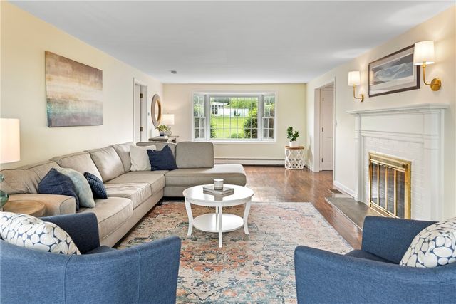 116 Gideon Lawton Lane, Portsmouth, RI 02871