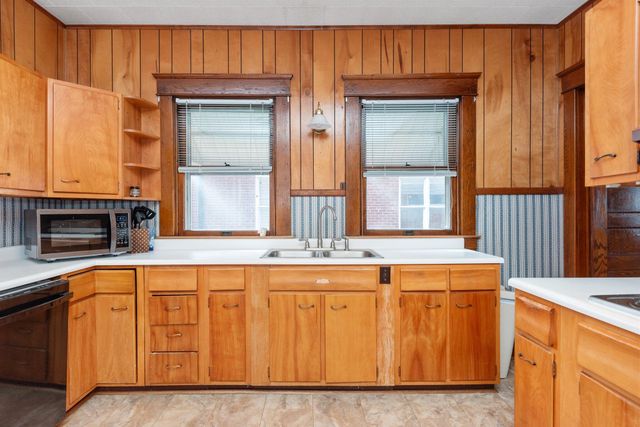 916 E 2nd Street, Maysville, KY 41056