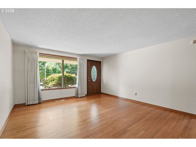 505 Ne DEXTER Ct, Gresham, OR 97030