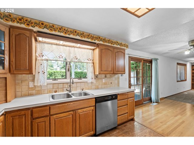 505 Ne DEXTER Ct, Gresham, OR 97030