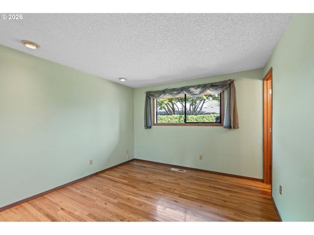 505 Ne DEXTER Ct, Gresham, OR 97030