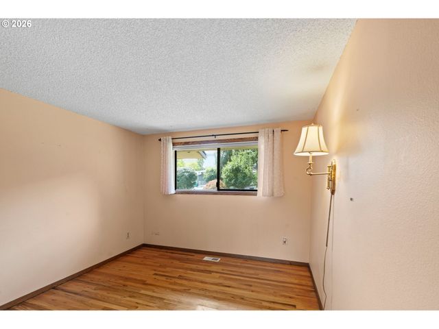 505 Ne DEXTER Ct, Gresham, OR 97030