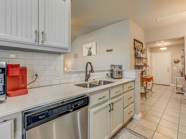 2905 Fawn Lily Street, Oklahoma City, OK 73128