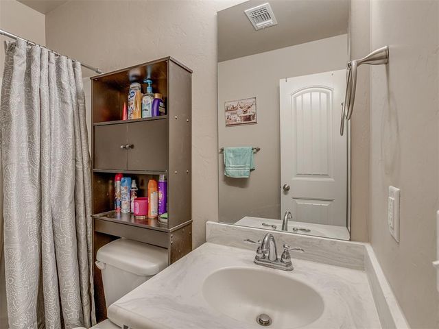 2905 Fawn Lily Street, Oklahoma City, OK 73128
