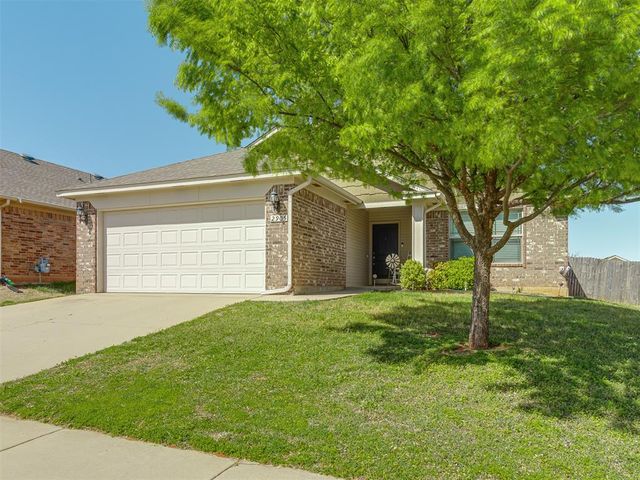 2905 Fawn Lily Street, Oklahoma City, OK 73128