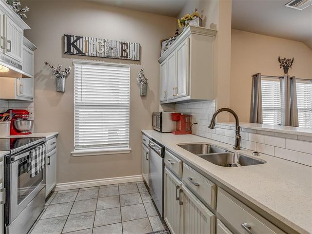 2905 Fawn Lily Street, Oklahoma City, OK 73128