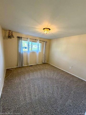 5739 Willow Creek Drive, Canton, MI 48187