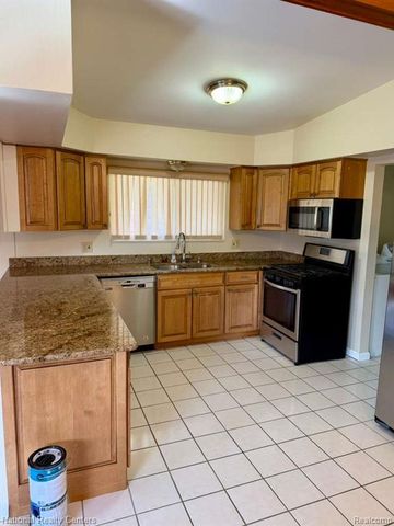 5739 Willow Creek Drive, Canton, MI 48187