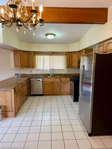 5739 Willow Creek Drive, Canton, MI 48187
