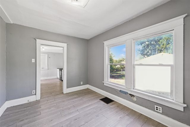 1424 11th Street SW, Cedar Rapids, IA 52404