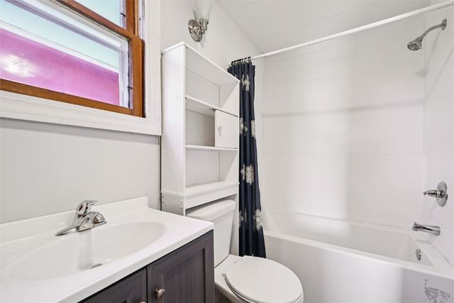 1424 11th Street SW, Cedar Rapids, IA 52404