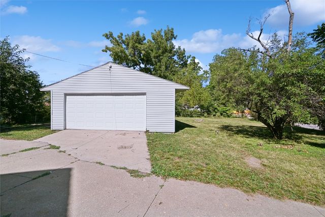 1424 11th Street SW, Cedar Rapids, IA 52404
