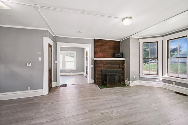 1424 11th Street SW, Cedar Rapids, IA 52404