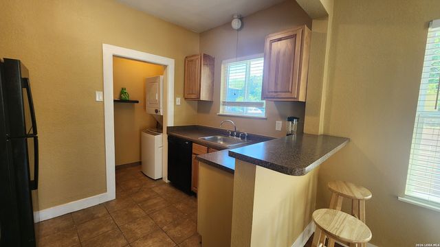 801 W Hollywood Ave, San Antonio, TX 78212