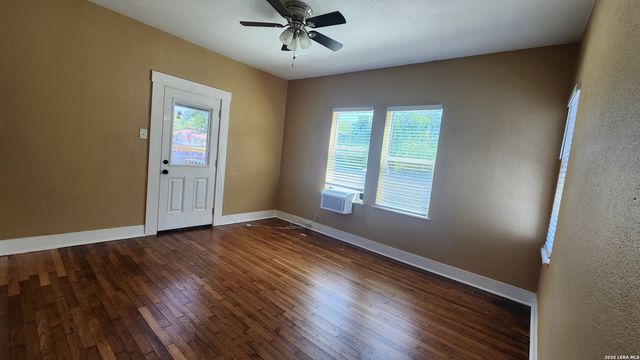 801 W Hollywood Ave, San Antonio, TX 78212
