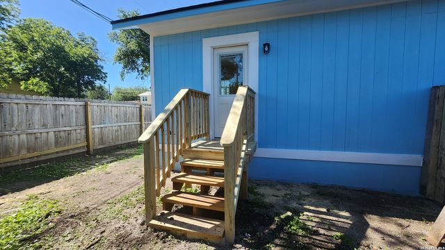 801 W Hollywood Ave, San Antonio, TX 78212