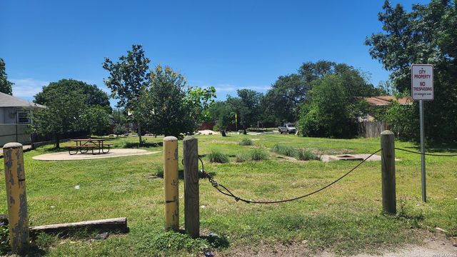 801 W Hollywood Ave, San Antonio, TX 78212