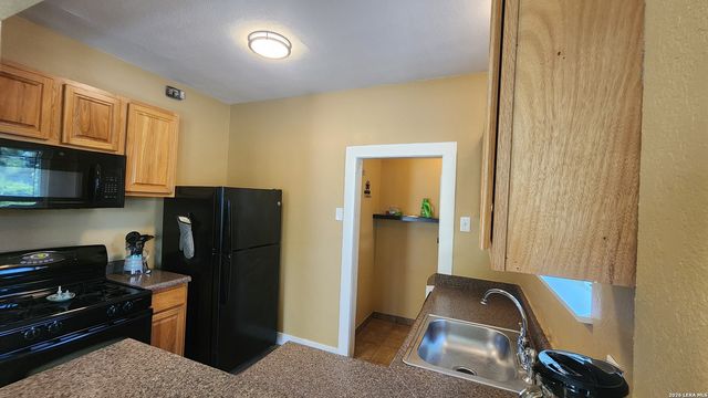 801 W Hollywood Ave, San Antonio, TX 78212