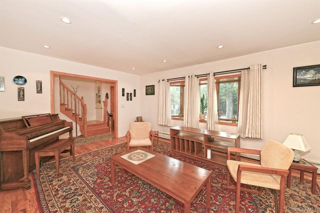 5 Trudy Court, Huntington Station, NY 11746