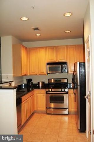 2465 ARMY NAVY DR #205, Arlington, VA 22206