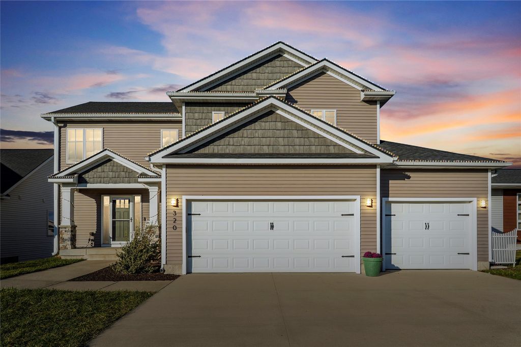 320 Aaron Avenue NW, Bondurant, IA 50035