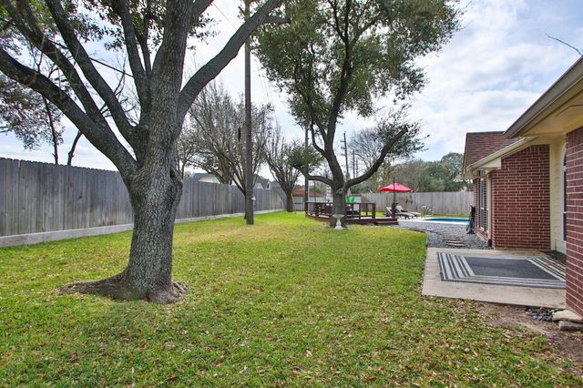 6102 Fox Wind Court, Houston, TX 77041