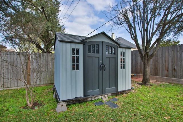 6102 Fox Wind Court, Houston, TX 77041