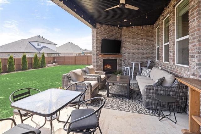 120 Bequette Lane, Centerton, AR 72719