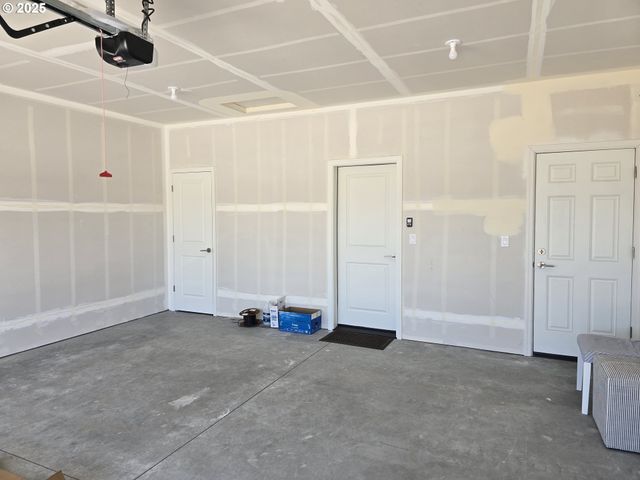 5243 NOPAL St, Florence, OR 97439