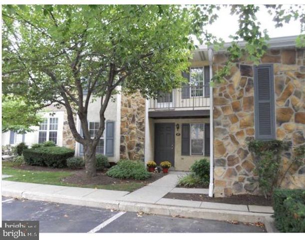 208 VALLEY LN, Chesterbrook, PA 19087