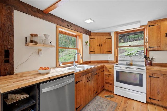 278 Spring Road, Tunbridge, VT 05077