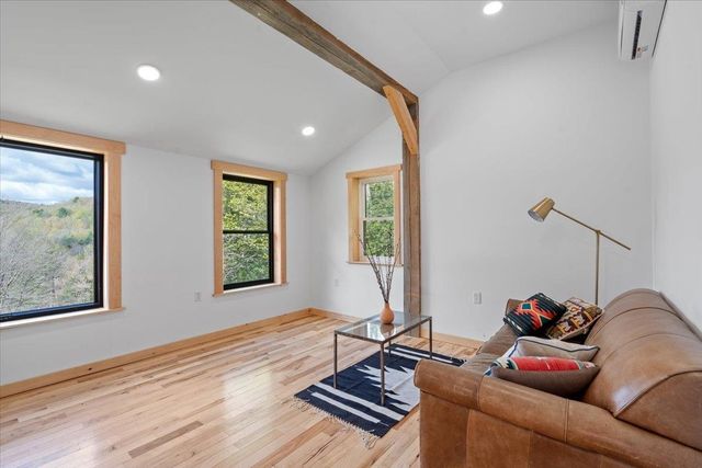 278 Spring Road, Tunbridge, VT 05077