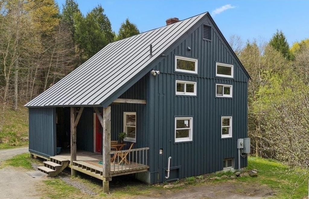 278 Spring Road, Tunbridge, VT 05077