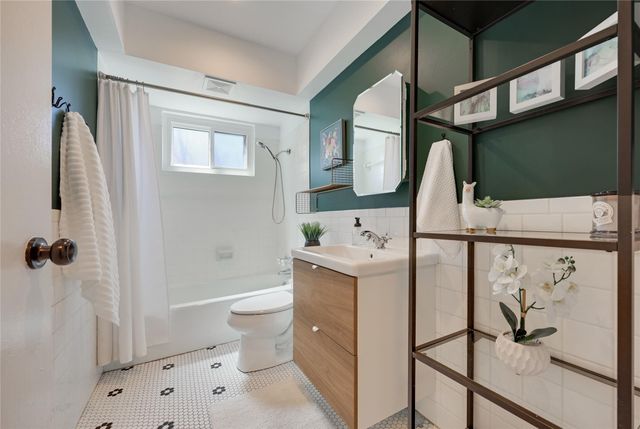 9811 Marlborough DR, Austin, TX 78753