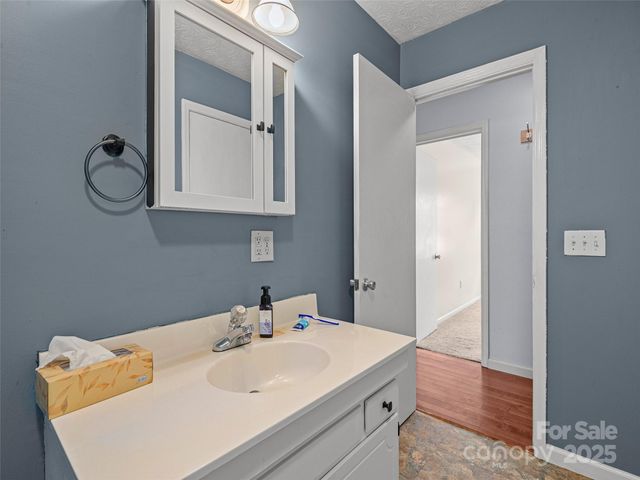 84 Candlelight Circle, Clyde, NC 28721