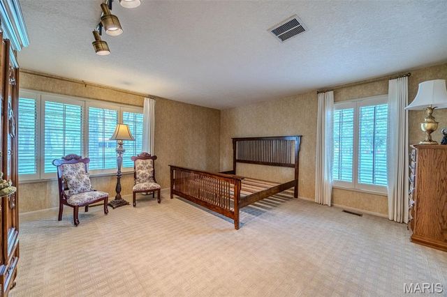 21355A Ember Road, Lebanon, MO 65536