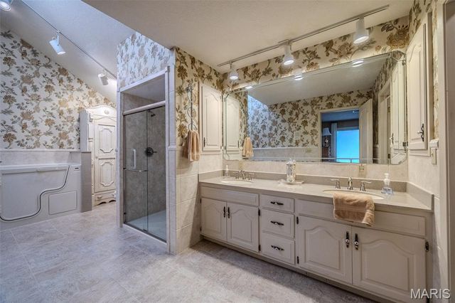 21355A Ember Road, Lebanon, MO 65536