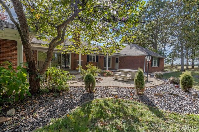 21355A Ember Road, Lebanon, MO 65536