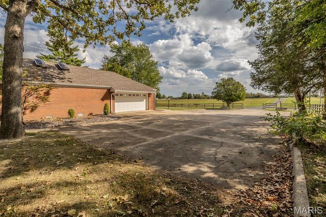 21355A Ember Road, Lebanon, MO 65536
