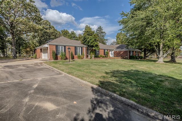 21355A Ember Road, Lebanon, MO 65536