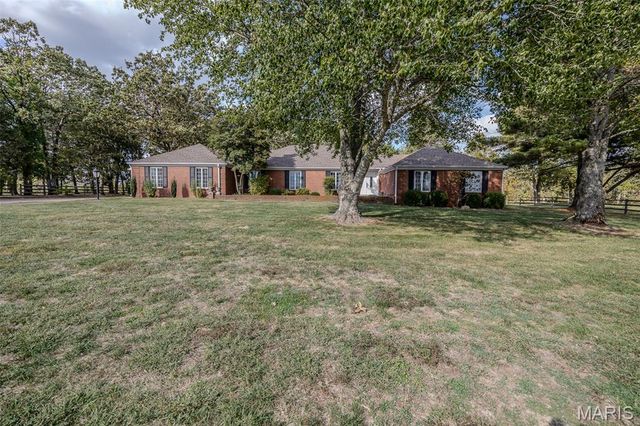 21355A Ember Road, Lebanon, MO 65536