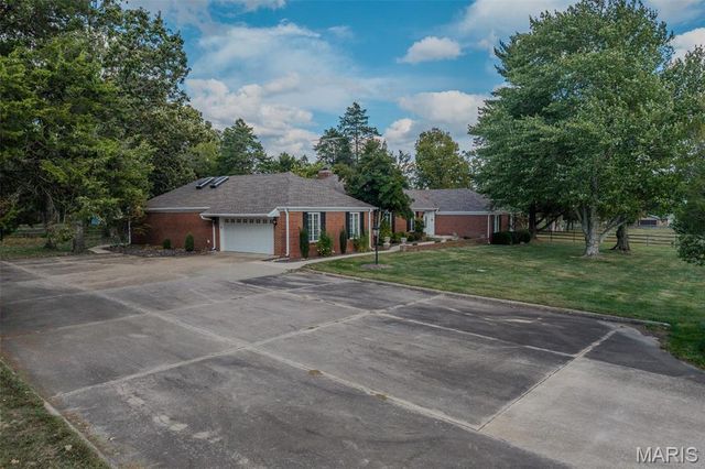 21355A Ember Road, Lebanon, MO 65536