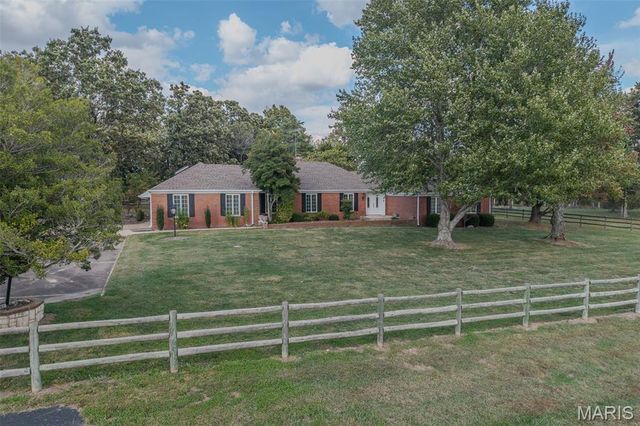 21355A Ember Road, Lebanon, MO 65536