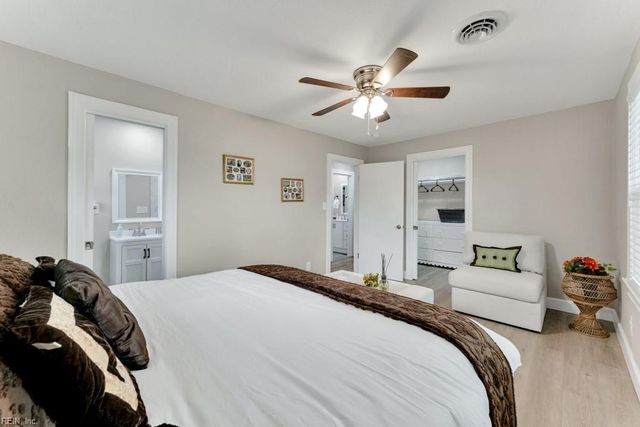 5833 Hedgerow LN, Portsmouth, VA 23703