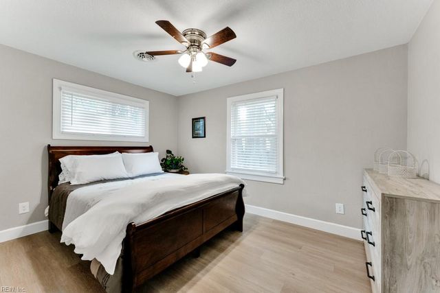 5833 Hedgerow LN, Portsmouth, VA 23703